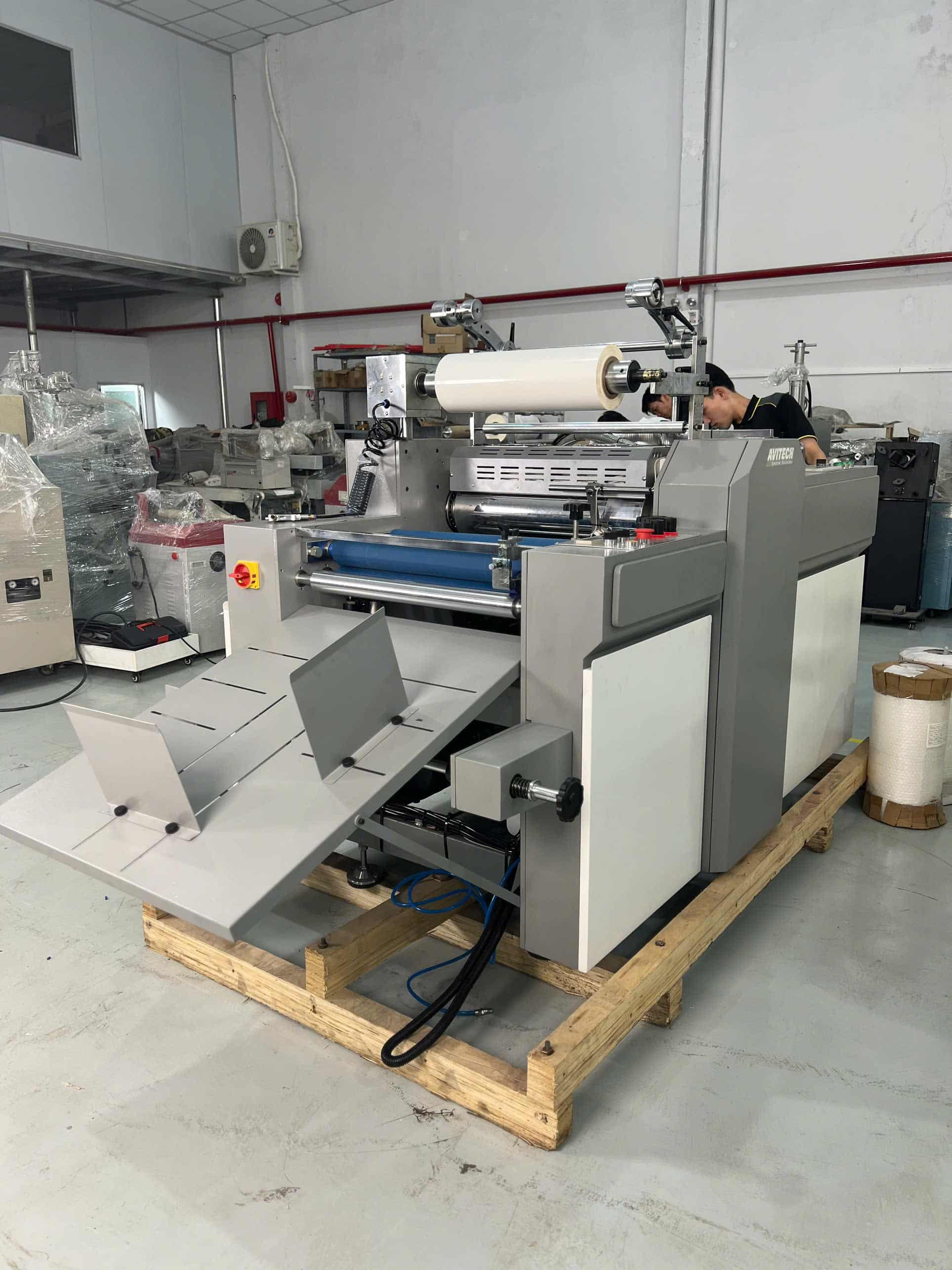 M&Aacute;Y C&Aacute;N M&Agrave;NG NHIỆT C&Ocirc;NG NGHIỆP TỰ ĐỘNG